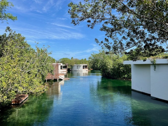 ROSEWOOD MAYAKOBA
