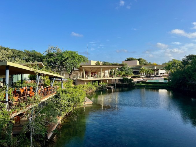ROSEWOOD MAYAKOBA