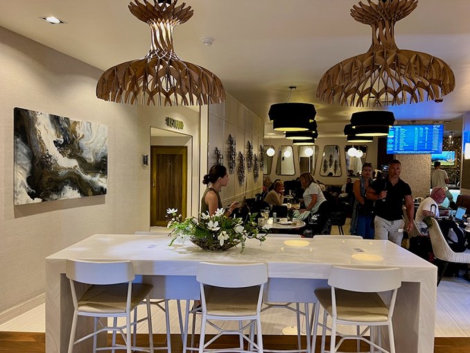 BUSINESS LOUNGE AT CANCUN AIRPORT (INTERNATIONAL TERMINAL)