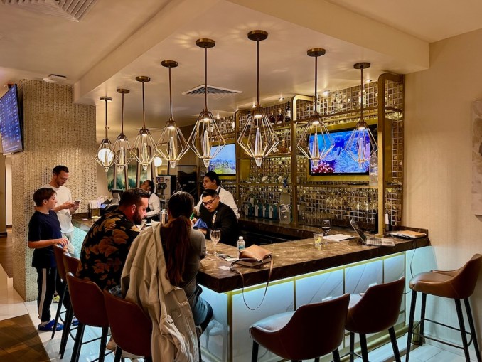 BUSINESS LOUNGE AT CANCUN AIRPORT (INTERNATIONAL TERMINAL)