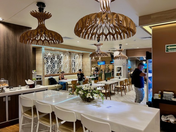 BUSINESS LOUNGE AT CANCUN AIRPORT (INTERNATIONAL TERMINAL)