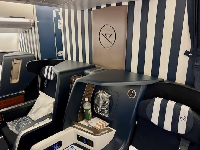 CONDOR A330NEO BUSINESS CLASS PRIME SEAT