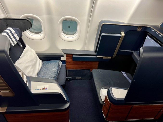 CONDOR A330NEO BUSINESS CLASS PRIME SEAT