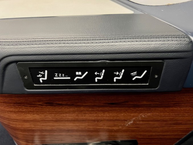 CONDOR A330NEO BUSINESS CLASS PRIME SEAT