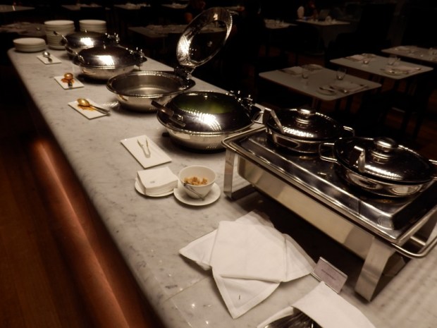 AL MOURJAN BUSINESS LOUNGE: RESTAURANT: BUFFET