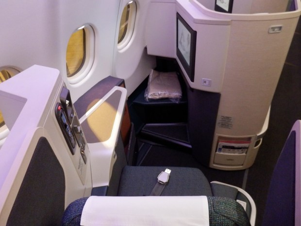 BUSINESS CLASS SEAT