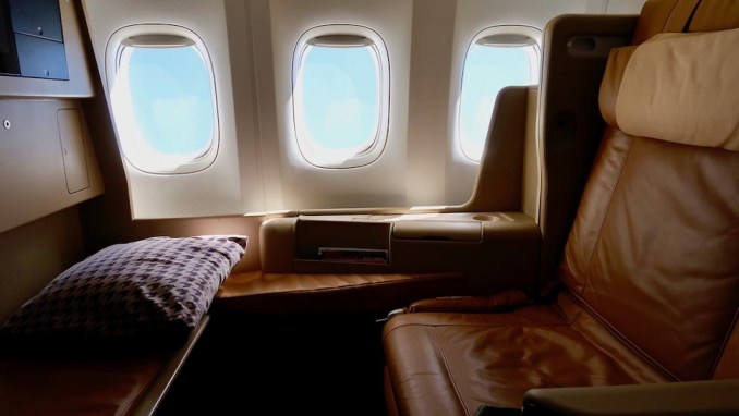 SINGAPORE AIRLINES BULKHEAD SEAT (BOEING 777 & AIRBUS A350)